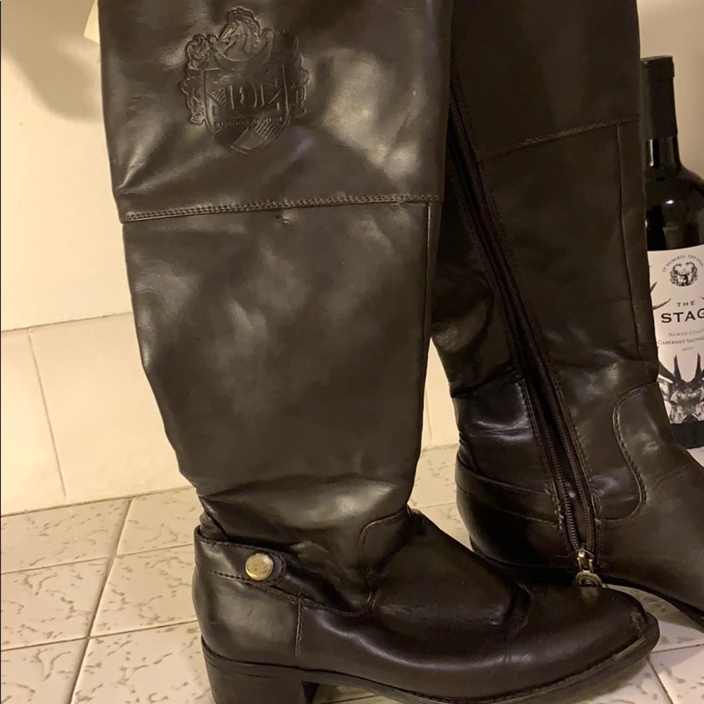 3/$20 Etienne Aigner gently used faux leather boots